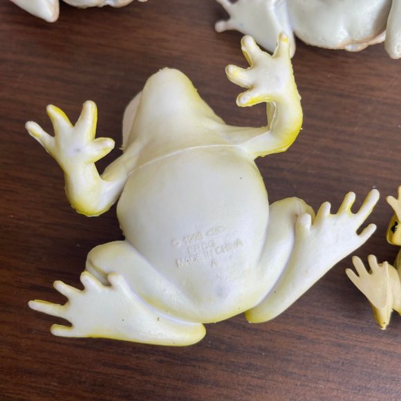 Vintage 1998 Frog Toys - Picture 5 of 6